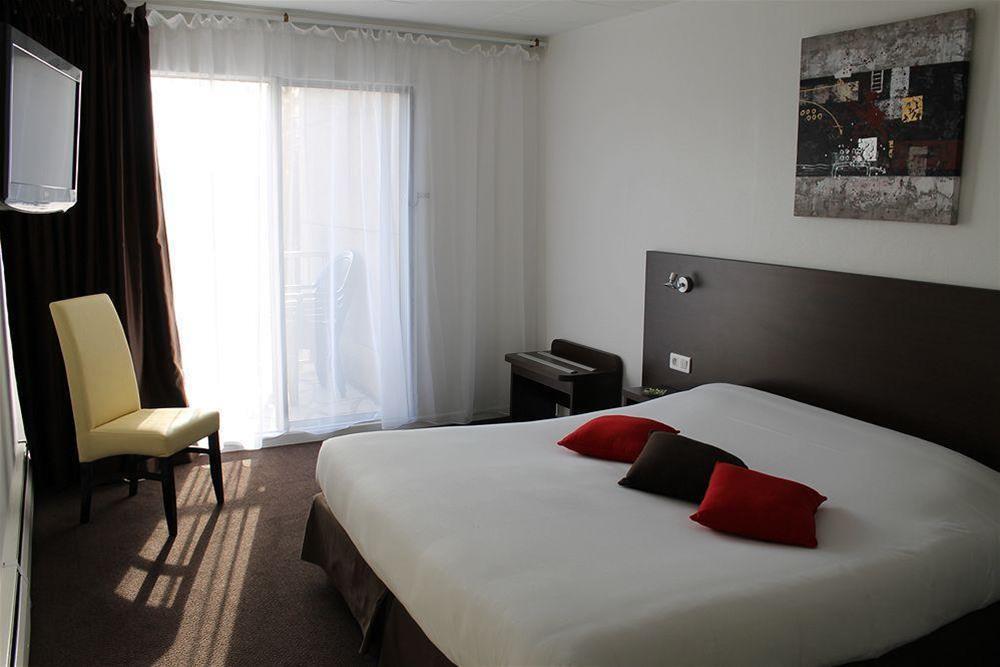 Logis Hotel & Restaurant - Le Relais De Montigny Montigny  Eksteriør billede