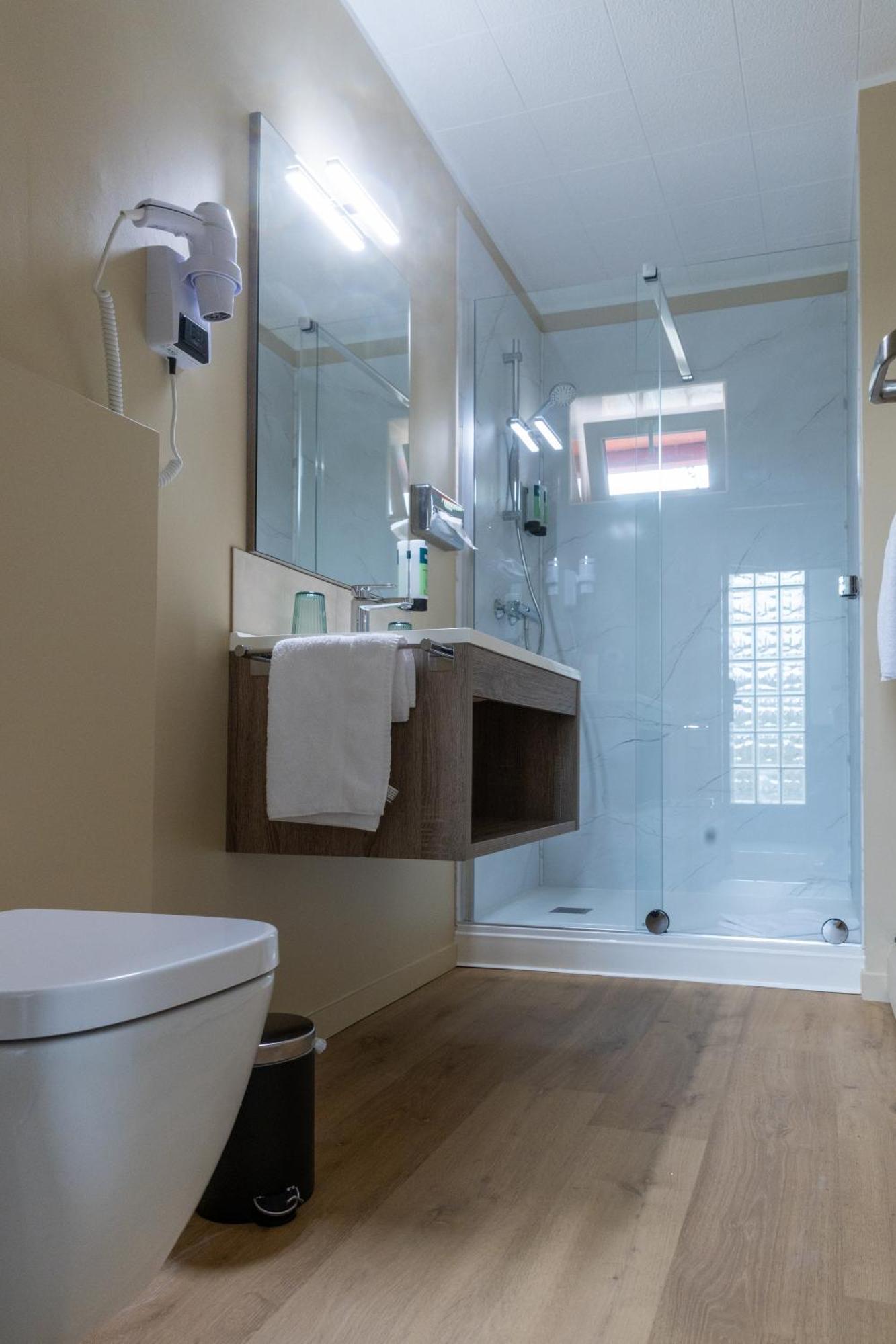 Logis Hotel & Restaurant - Le Relais De Montigny Montigny  Eksteriør billede